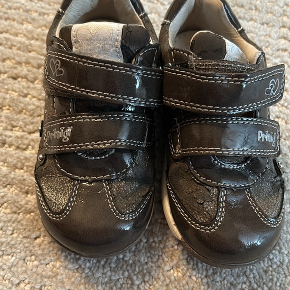 Good condition patent leather studded Primigi toddler shoes - Picture 9 of 9